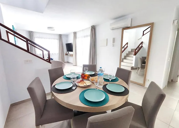 Hébergement de vacances Anny Piscina Climatizada Aire Acondicionado Espaciosa Y Luminosa!