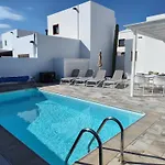Holiday home Anny Piscina Climatizada Aire Acondicionado Espaciosa Y Luminosa!