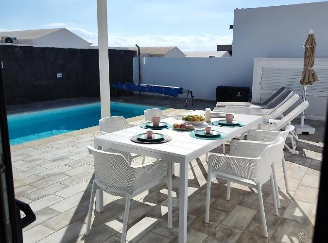 Dom wakacyjny Anny Piscina Climatizada Aire Acondicionado Espaciosa Y Luminosa! *